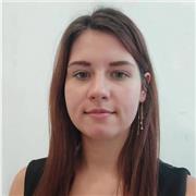 Profesora de inglés imparte clases particulares a adolescentes y adultos